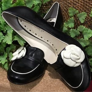 BCBG Black/White high heels
